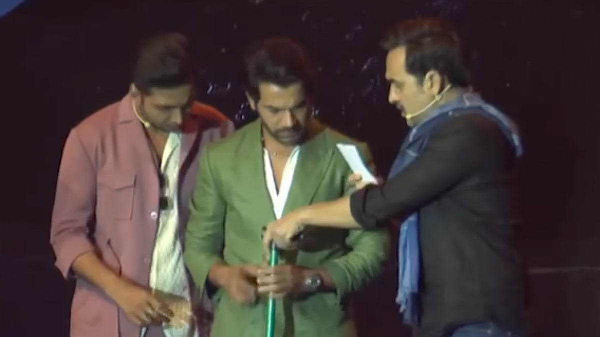 <div class="paragraphs"><p>Watch the hilarious announcement of the second part of <em>Stree</em>.</p></div>