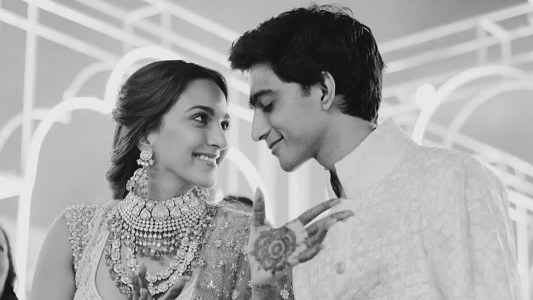 <div class="paragraphs"><p>Kiara Advani with her brother Mishaal.</p></div>
