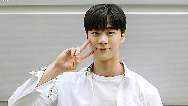 <div class="paragraphs"><p>K-pop Idol Moonbin, Member of Boy Band Astro, Dies at Age 25</p></div>