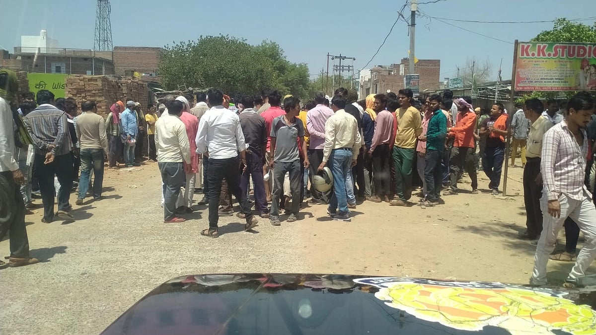 <div class="paragraphs"><p>The deceased, Roshini Ahirwar, was returning after giving her BA exam at Ram Lakhan Patel Mahavidyalaya, where two men approached her with a country made pistol. One of them shot her in the head.</p></div>