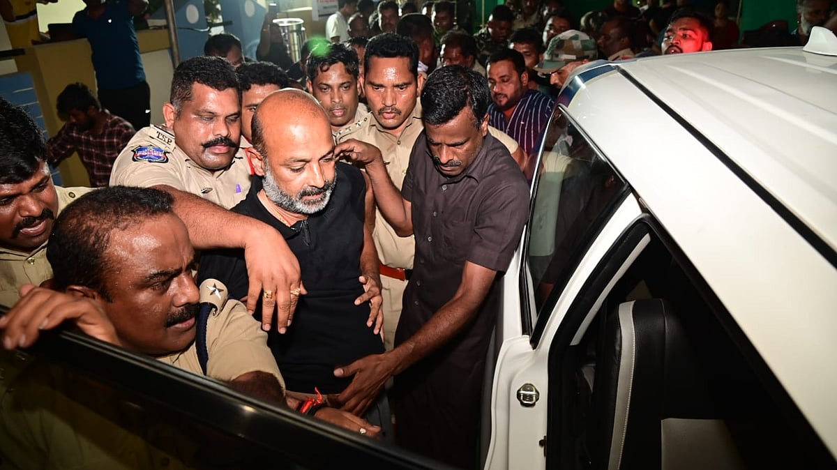 <div class="paragraphs"><p>BJP's Telangana State President Bandi Sanjay Kumar arrested in connection with SSC question paper leak case.</p></div>