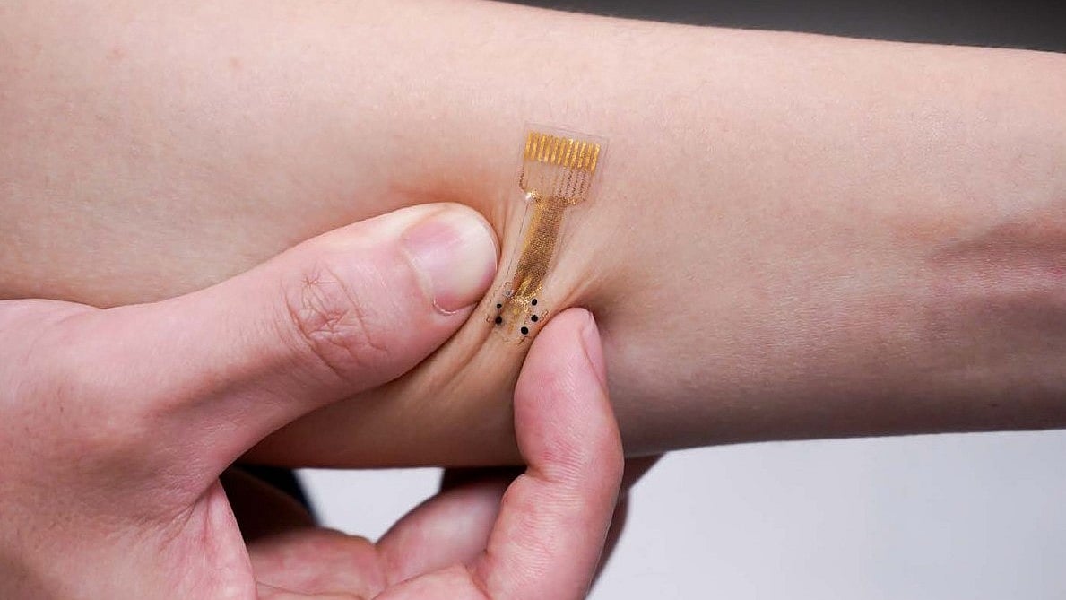 <div class="paragraphs"><p><strong>Smart patch can monitor healing, administer medicines to wounds, and use electrical signals to drive tissue growth.</strong></p></div>