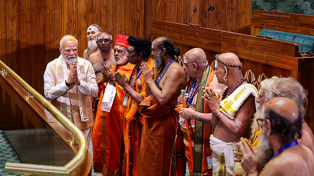 <div class="paragraphs"><p>'Dream of 140 Cr Indians': PM Modi Inaugurates New Parliament; Hails 'Sengol'</p></div>