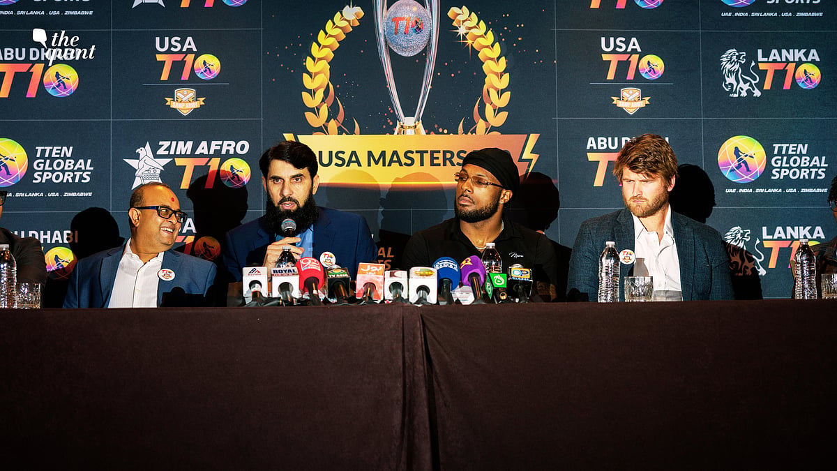 <div class="paragraphs"><p>Misbah Ul Haq and Corey Anderson at the press conference in Dallas.</p></div>