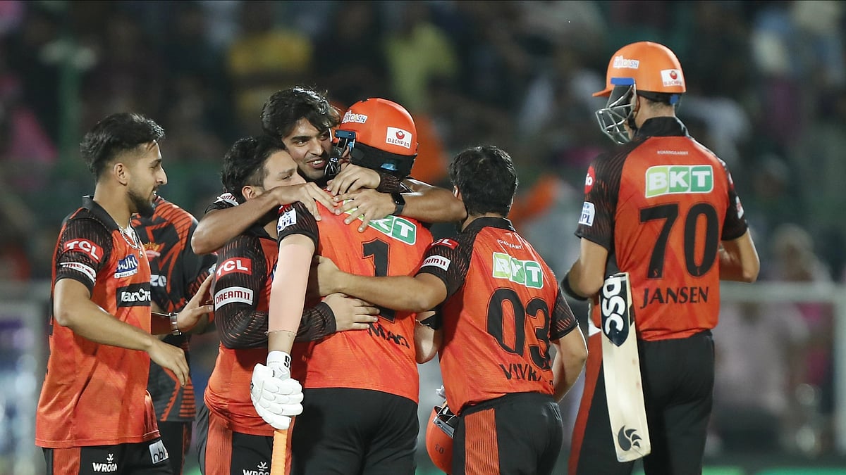 <div class="paragraphs"><p>Sunrisers Hyderabad defeat RR by 4 wickets in a last-ball drama, Twitter reacts</p></div>