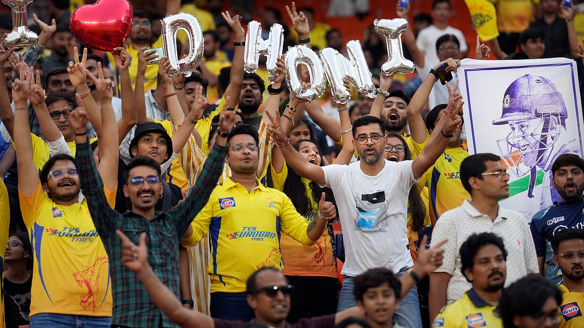 <div class="paragraphs"><p>Fans have packed the arena at the Narendra Modi Stadium despite the final being postponed from Sunday.</p></div>