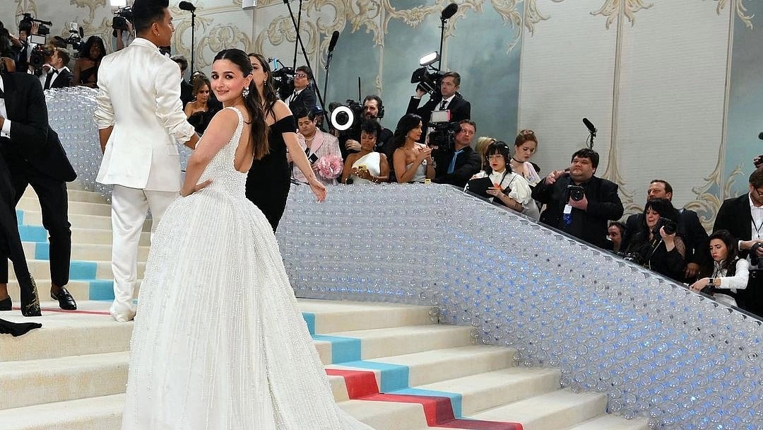 <div class="paragraphs"><p>Alia Bhatt dressed in Prabal Gurung at Met Gala 2023.</p></div>