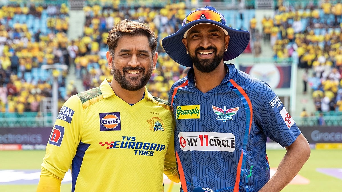 <div class="paragraphs"><p>Krunal Pandya and MS Dhoni at the toss on Wednesday afternoon.</p></div>