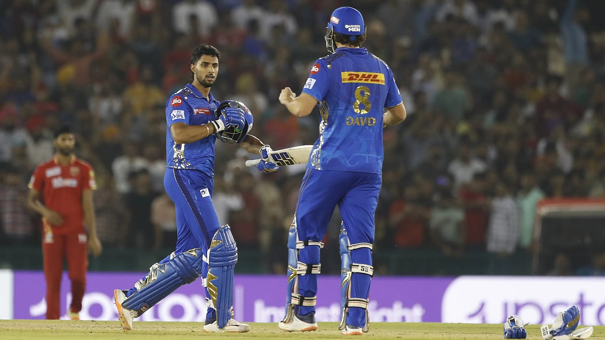 <div class="paragraphs"><p>IPL 2023: Mumbai Indians defeat Punjab Kings by 6 wickets by chasing down a target of 215 runs.</p></div>