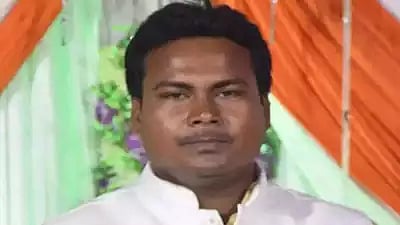 <div class="paragraphs"><p>Bhojpuri director Subhash Chandra Tiwari has passed away.</p></div>