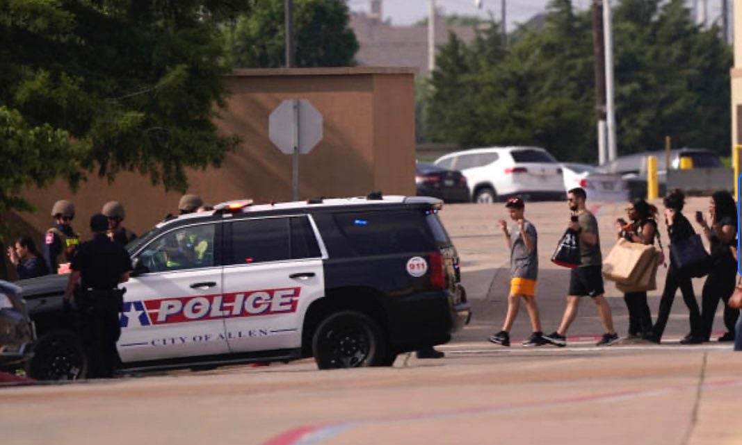 <div class="paragraphs"><p>The gunman was shot dead outside the Allen Premium Outlets mall, Police Chief Brian Harvey told the media. </p></div>