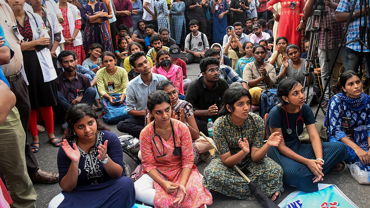 <div class="paragraphs"><p>Doctors and medical students in Kerala staged a protest against the brutal stabbing to death of Dr Vandana Das.&nbsp;</p></div>