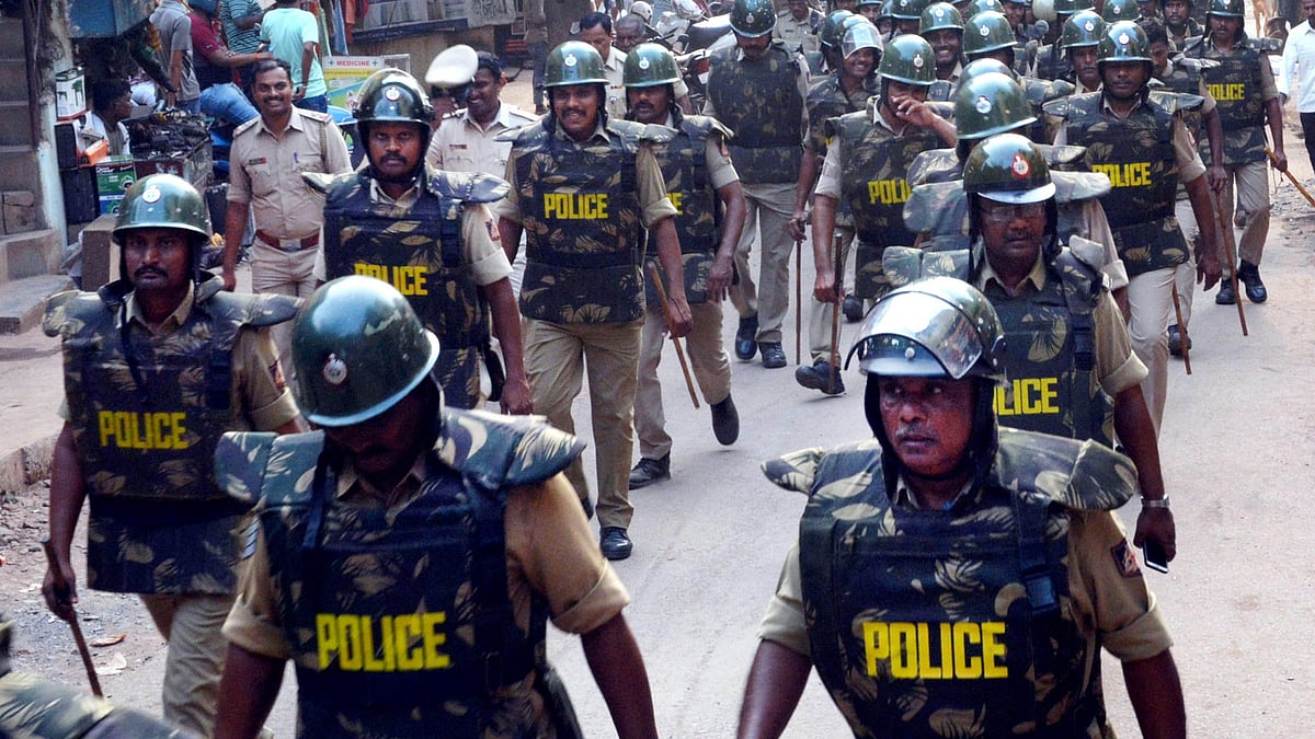 <div class="paragraphs"><p>Some vehicles have been damaged in the incident, acording to the police.&nbsp;</p></div>