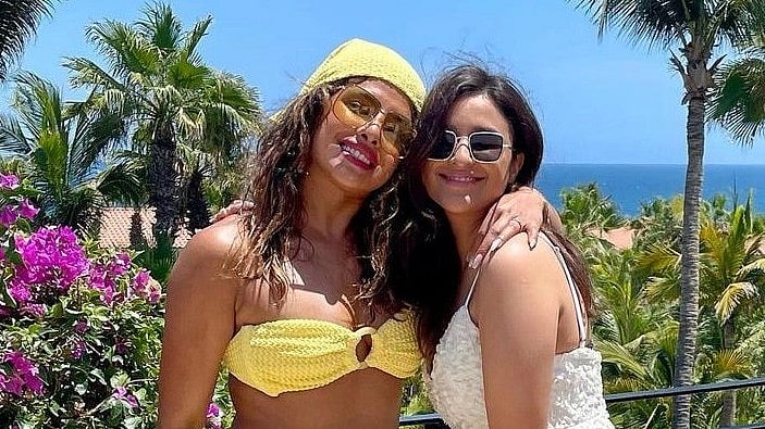 <div class="paragraphs"><p>Priyanka Chopra wishes Parineeti Chopra on her birthday.</p></div>