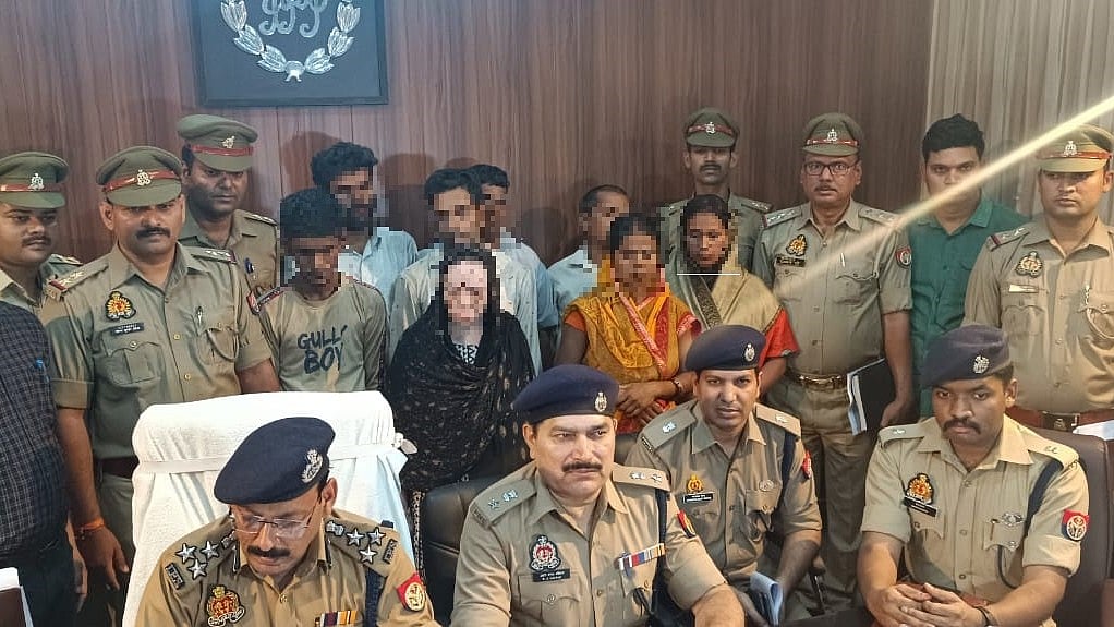 <div class="paragraphs"><p>Nine people, including two couples from Jharkhand who had bought the stolen children, have been arrested.&nbsp;</p></div>