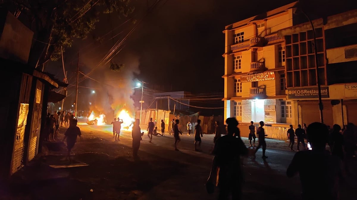 <div class="paragraphs"><p>On 28 April, the Manipur government had shut down mobile data services in Churachandpur and Pherzawl districts for five days.</p></div>