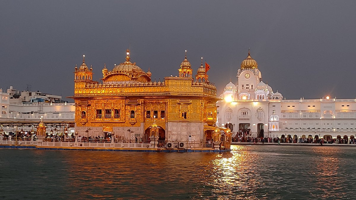<div class="paragraphs"><p>Golden Temple, Amritsar.&nbsp;</p></div>
