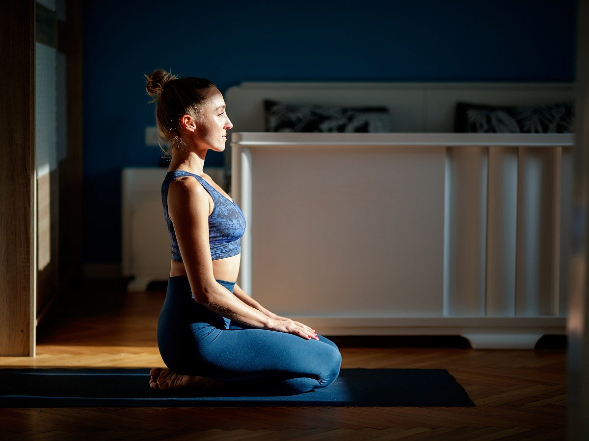 <div class="paragraphs"><p>Know the benefits of Hot Yoga</p></div>