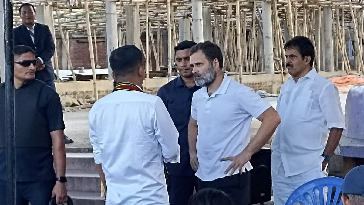 <div class="paragraphs"><p>Rahul Gandhi Visits Relief Camp in Violence-Hit Manipur's Churachandpur</p></div>