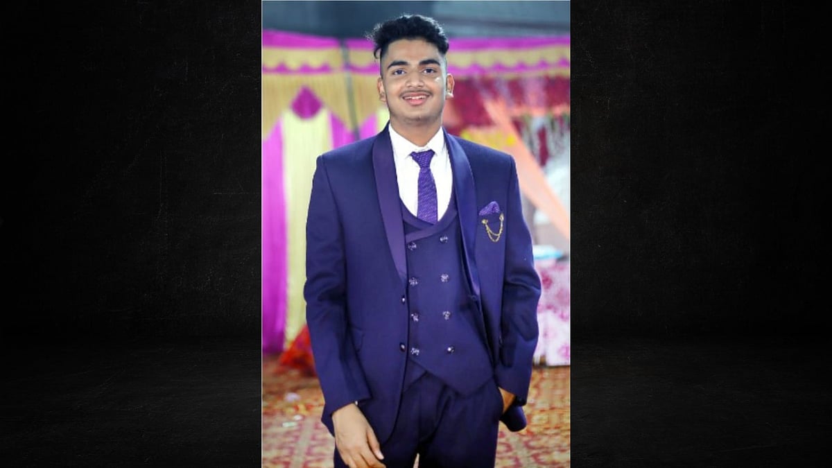 <div class="paragraphs"><p>A Delhi University student was allegedly stabbed to death on Sunday, 18 June, by another student for objecting to his "woman friend" being harassed.</p></div>