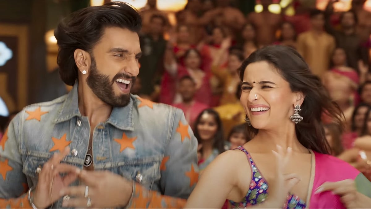 <div class="paragraphs"><p>Ranveer Singh and Alia Bhatt in a still from&nbsp;<em>Rocky Aur Rani Kii Prem Kahaani.</em></p></div>