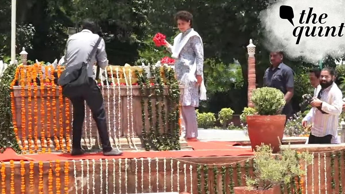 <div class="paragraphs"><p>Priyanka Gandhi paid floral tributes to the freedom fighter Rani Lakshmi Bai marking a significant stand of the <a href="https://www.thequint.com/news/india/muslim-man-house-demolished-ujjain-amid-dj-dhol-spitting-controversy">Congress</a> against the former Congress leader<a href="https://www.thequint.com/topic/jyotiraditya-scindia"> Jyotiraditya Scindia</a> who defected to the BJP bringing down the Kamalnath-led Congress govt in 2020.</p></div>