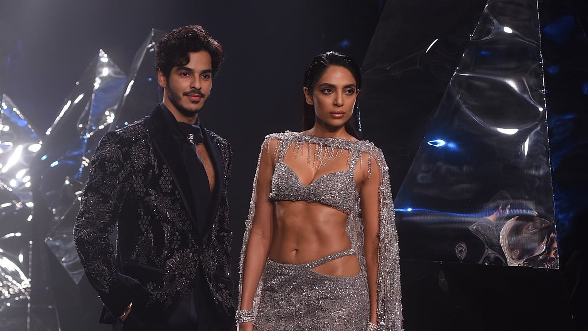<div class="paragraphs"><p>Ishaan Khatter and Sobhita Dhulipala walked the ramp at&nbsp;India Couture Week 2023.</p></div>