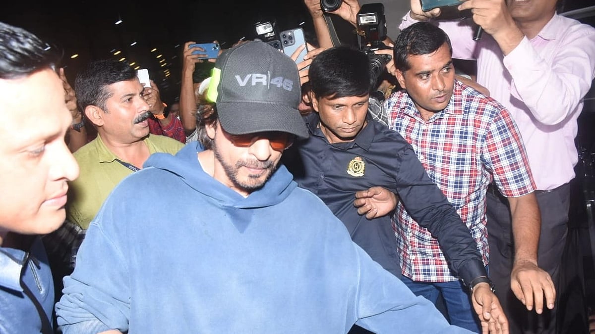 <div class="paragraphs"><p>Shah Rukh Khan clicked at the Mumbai airport on Wednesday as he returned from the US.</p></div>