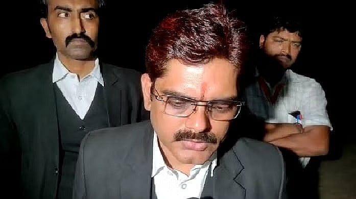 <div class="paragraphs"><p>Vijay Mishra, the lawyer of gangster-politician Atiq Ahmed, was arrested by the police in Uttar Pradesh's Lucknow on Sunday, 30 July. He was wanted in the Umesh Pal murder case and had been absconding.</p></div>