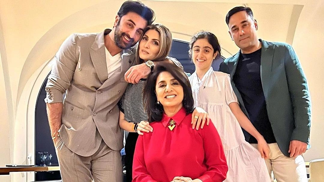 <div class="paragraphs"><p>Neetu Kapoor celebrates her birthday with Ranbir, Riddhima & other family members.</p></div>