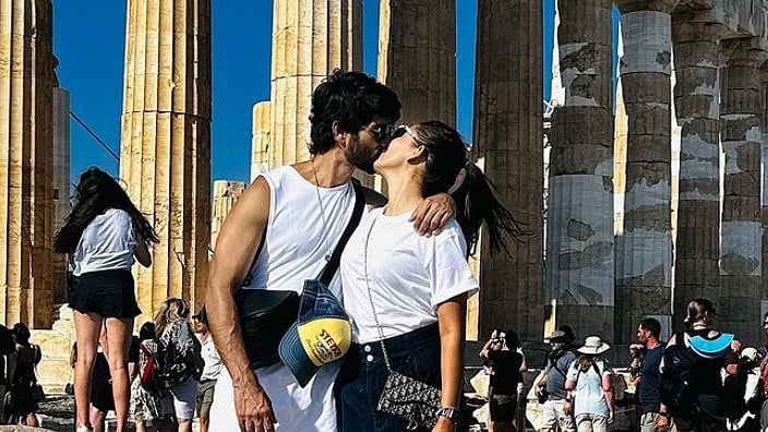 <div class="paragraphs"><p>Shahid Kapoor and Mira Rajput celebrate their wedding anniversary together.</p></div>