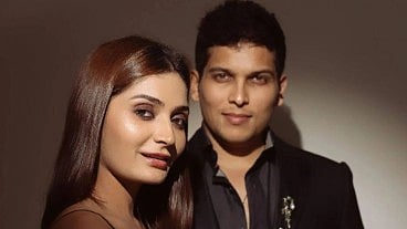 <div class="paragraphs"><p>'Indian Matchmaking' Fame Pradhyuman Accused of Domestic Violence by Wife Ashima</p></div>