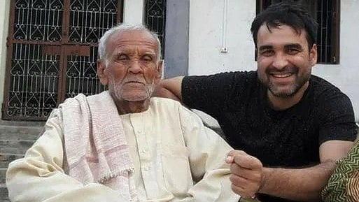 <div class="paragraphs"><p>Pankaj Tripathi's father, Banaras Tiwari has died at 99. </p></div>