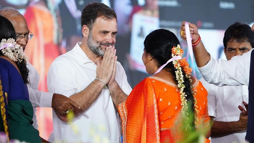 <div class="paragraphs"><p>The Congress government in Karnataka launched the 'Gruha Lakshmi' scheme in Mysuru on Wednesday, 30 August. </p></div>
