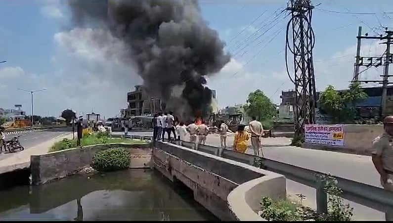 <div class="paragraphs"><p>The violence which first erupted in Haryana's Nuh on Monday, 31 July, also spread to Badshahpur and Palwal areas of the state on Tuesday.</p></div>
