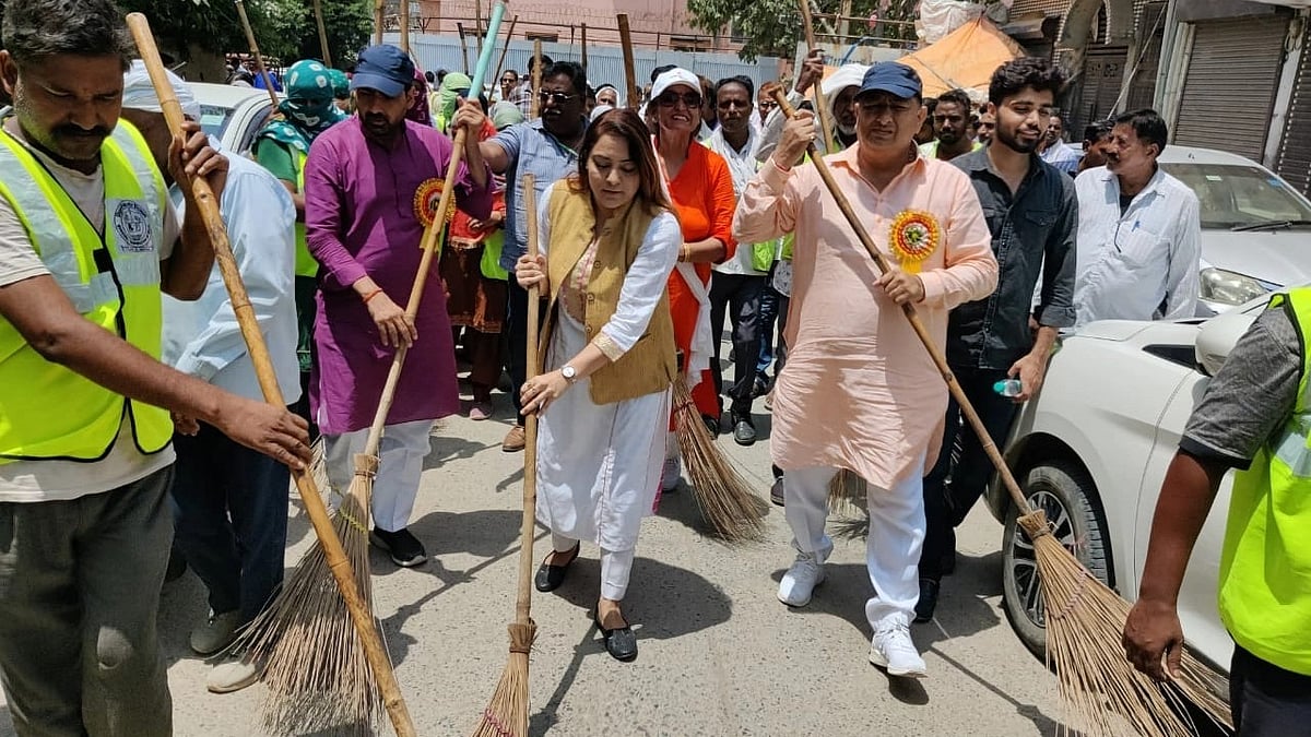<div class="paragraphs"><p>The AAP-led MCD launched a cleanliness campaign in Delhi on Saturday. </p></div>