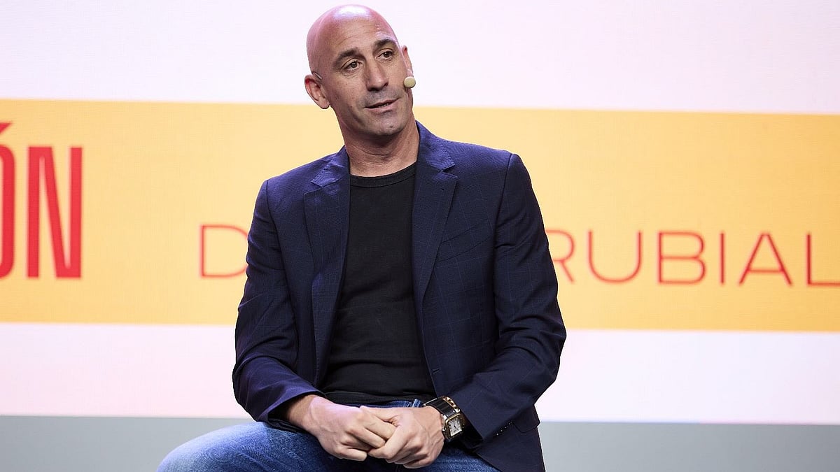 <div class="paragraphs"><p>Spain’s Football Chief Luis Rubiales Resigns Over Kiss Controversy</p></div>