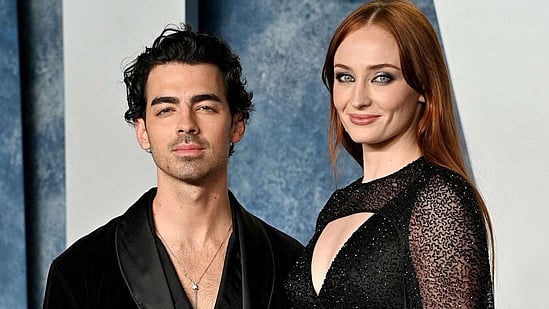 <div class="paragraphs"><p> Joe Jonas and Sophie Turner issue joint statement after filing divorce.</p></div>