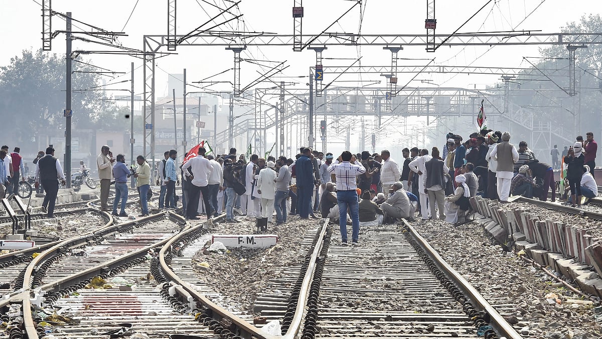 <div class="paragraphs"><p>Farmer Unions to hold Rail Roko on 28 September for three days in Punjab and Haryana.</p></div>