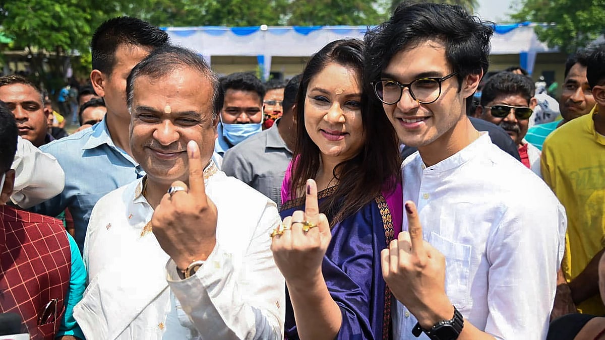 <div class="paragraphs"><p>A file photo of Himanta Biswa Sharma with his wife Rinki Bhuyan Sarma and their son.</p></div>