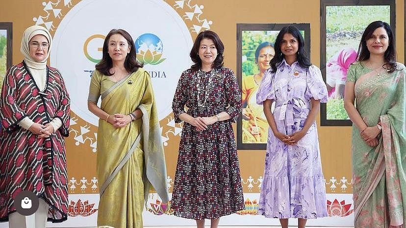 <div class="paragraphs"><p>Akshata Murthy, wife of United Kingdom Rishi Sunak, stepped out in a chic, summery, cool lilac marble dress on day 1 of the G20 Summit in Delhi on Saturday, 9 September. </p></div>