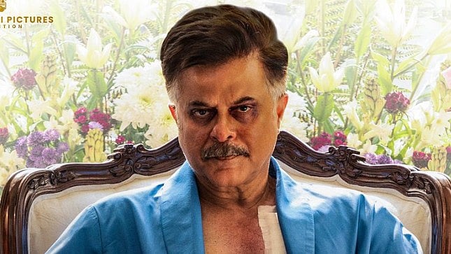 <div class="paragraphs"><p>Anil Kapoor Unveils His First Look From 'Animal'</p></div>