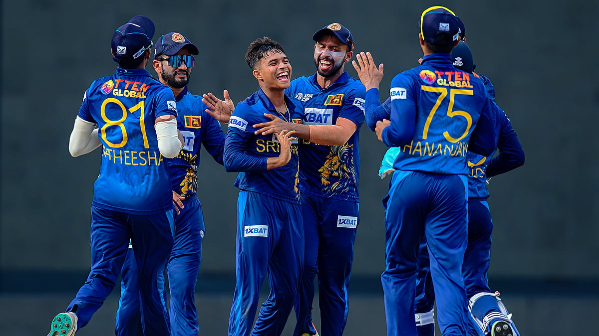 <div class="paragraphs"><p>India vs Sri Lanka: Dunith Wellalage Shines For SL, India Bowled Out for 213</p></div>