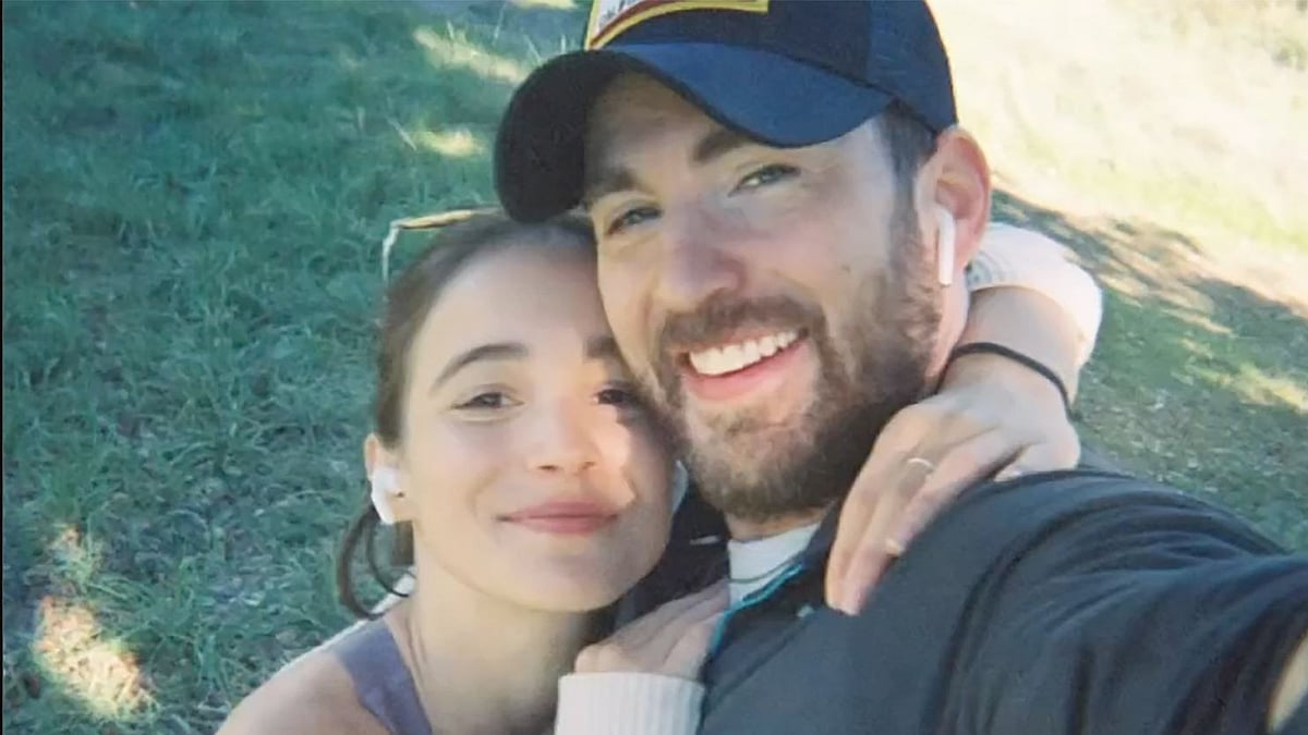 <div class="paragraphs"><p>Chris Evans and his girlfriend, actor Alba Baptista are reportedly married.</p></div>