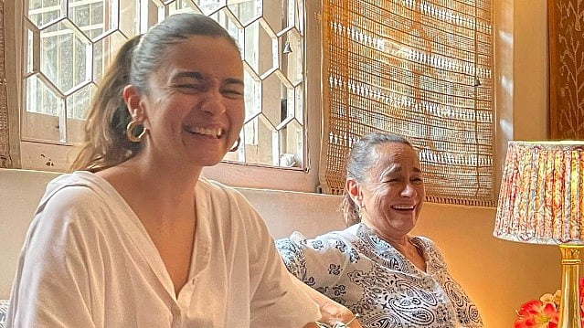 <div class="paragraphs"><p>Alia Bhatt Wishes Mom Soni Razdan With Heartfelt Note</p></div>