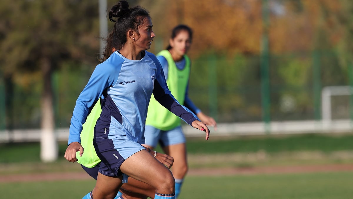 <div class="paragraphs"><p>Indian women's football team</p></div>