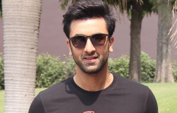 <div class="paragraphs"><p>‘I Side With People Fighting Toxic Masculinity’: Ranbir on Viral Lipstick Remark</p></div>