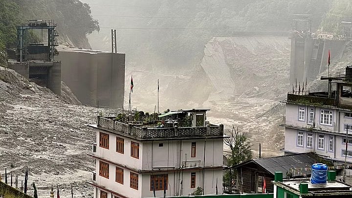 <div class="paragraphs"><p>Massive flash floods hit the northeastern state of Sikkim on Wednesday, 5 October, causing massive destruction with at least 14 people declared dead, and over 100 missing. Several reports state the floods unfolded after  a cloud burst over the South Lhonak Lake in northern Sikkim.</p></div>