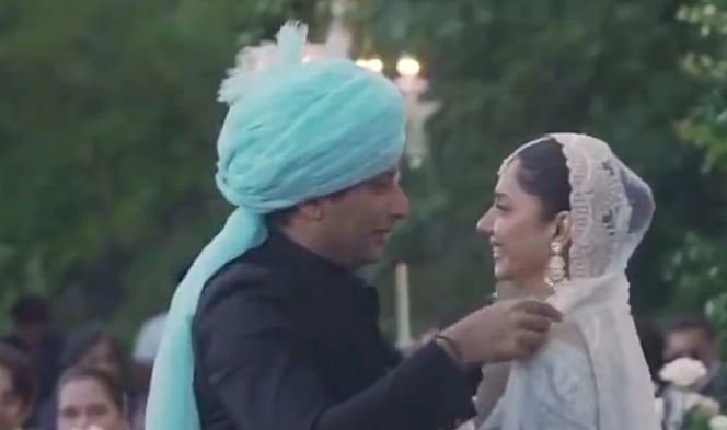 <div class="paragraphs"><p>Mahira Khan marries for the second time.&nbsp;</p></div>