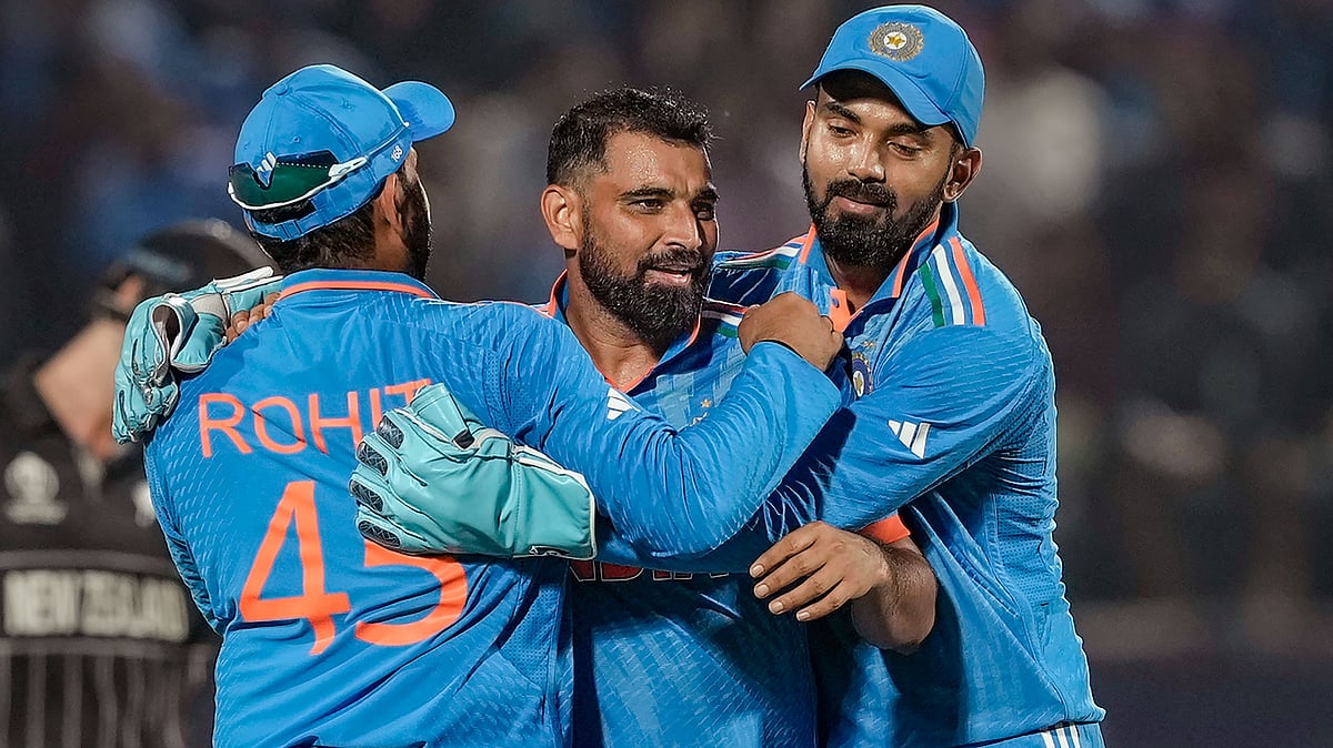 <div class="paragraphs"><p>ICC World Cup 2023: Fans Go Gaga As Mohammed Shami Takes a Fifer Against NZ</p></div>